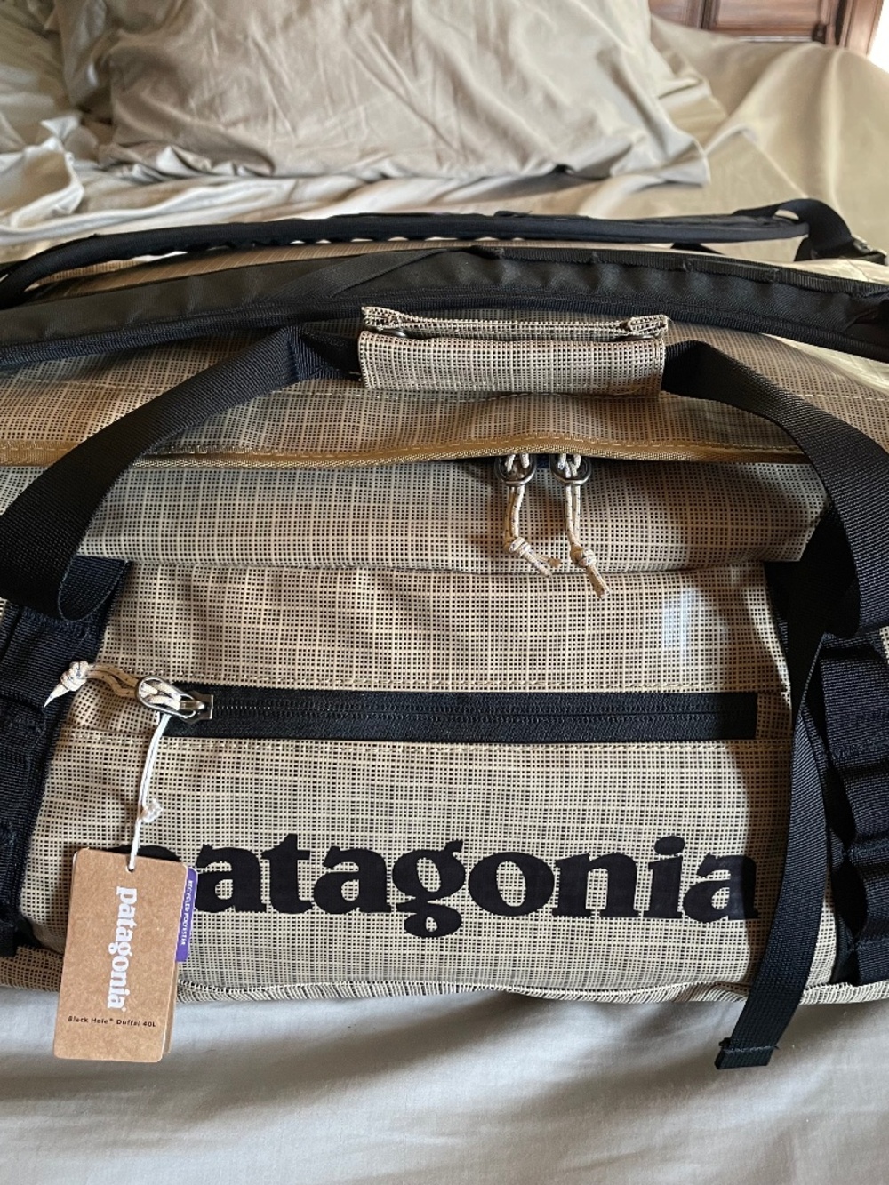 Patagonia Black Hole duffel bag backpack suitcase gym travel 40L tan new NWT